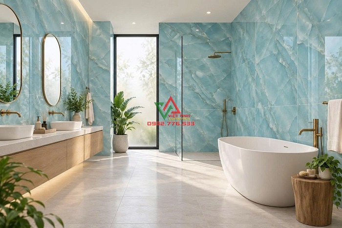 Gạch 80x160 vân đá ngọc bích ốp tường phòng tắm sáng thoáng