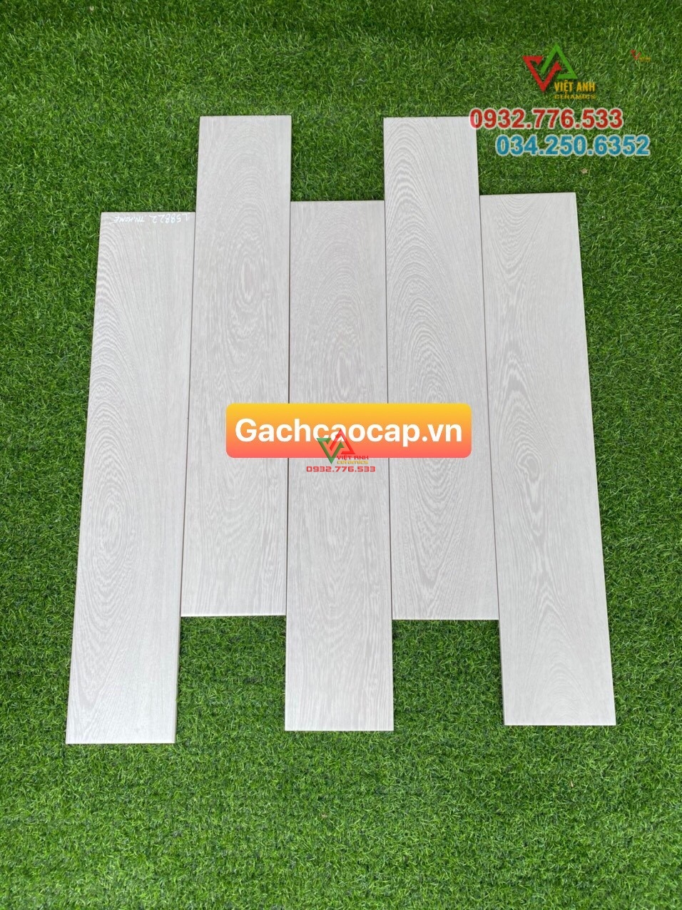 Gạch gỗ màu xám 15x80 thanh lịch