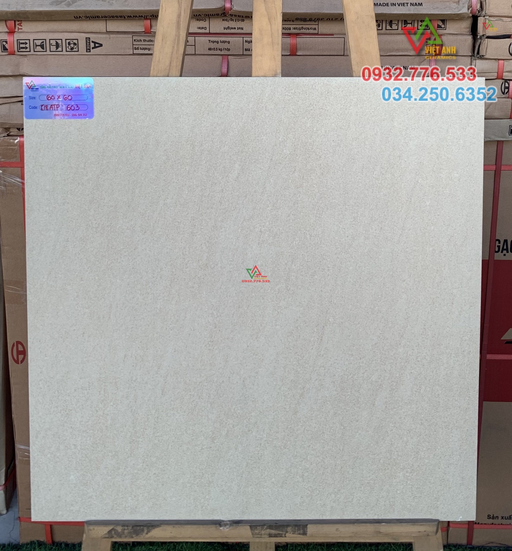 Gạch 60x60 xám nhẹ ốp nền nhà