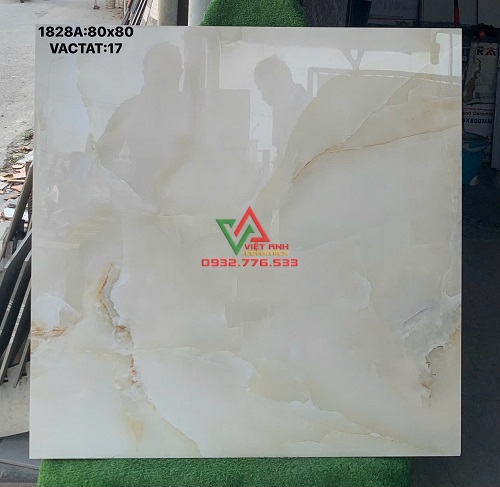 GẠCH LÁT NỀN 80X80 VÂN ĐÁ ONYX VÀNG BÓNG KIẾNG