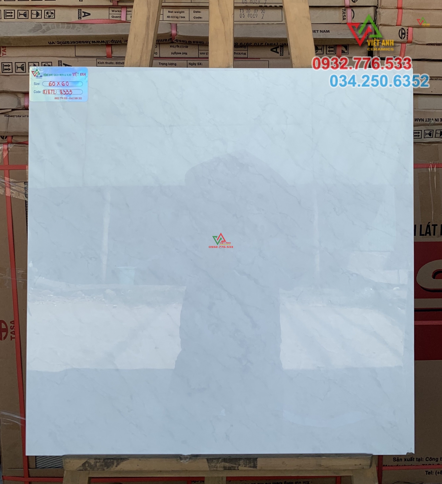 Gạch 60x60 màu trắng sọc chất lượng cao
