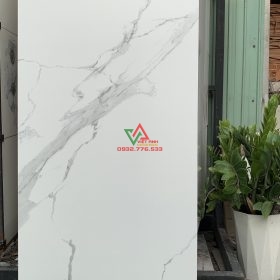 Gạch 60x120 màu trắng sọc ốp nhà villa sang trọng