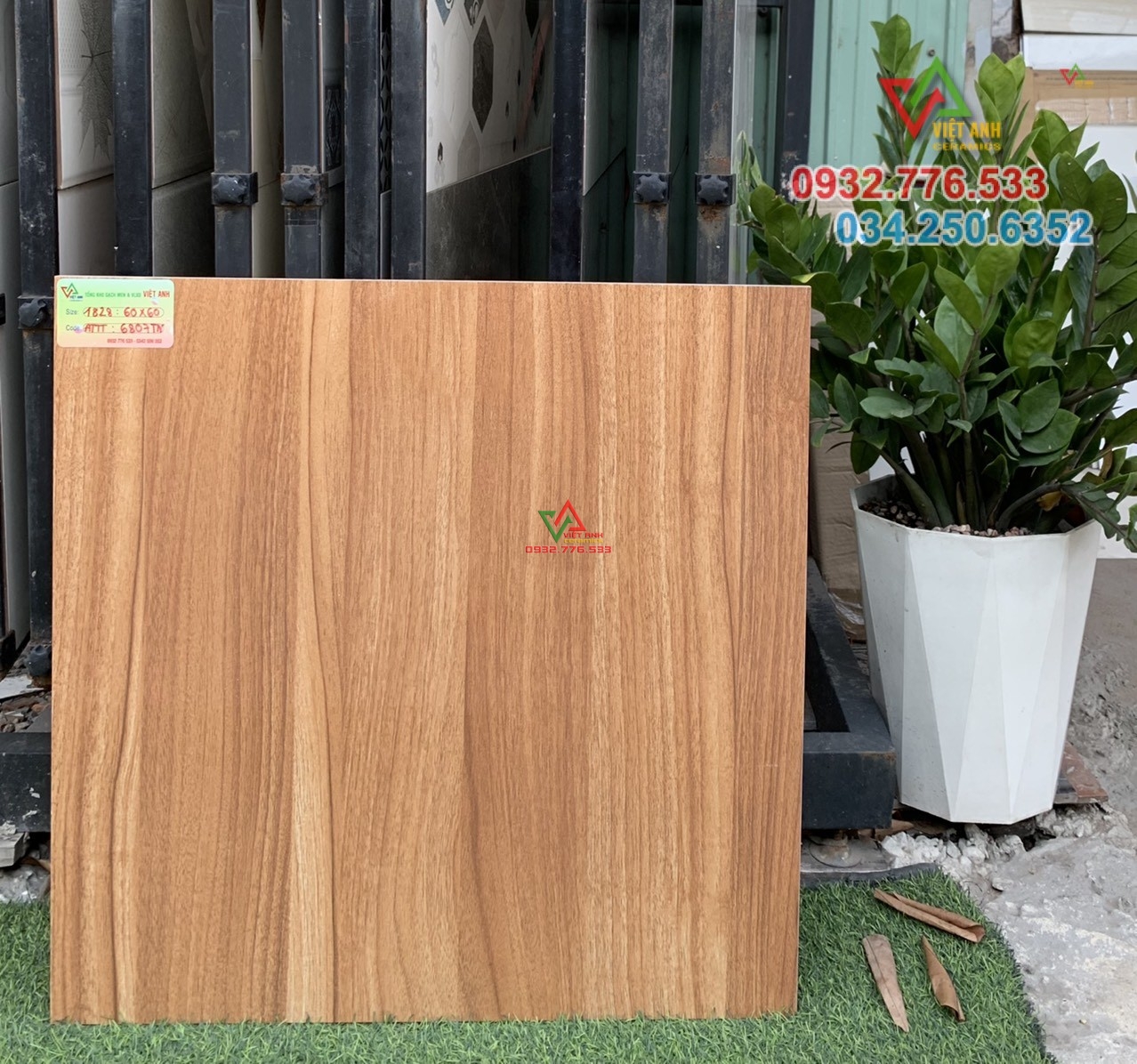 Gạch 60x60 gỗ nâu sáng bóng