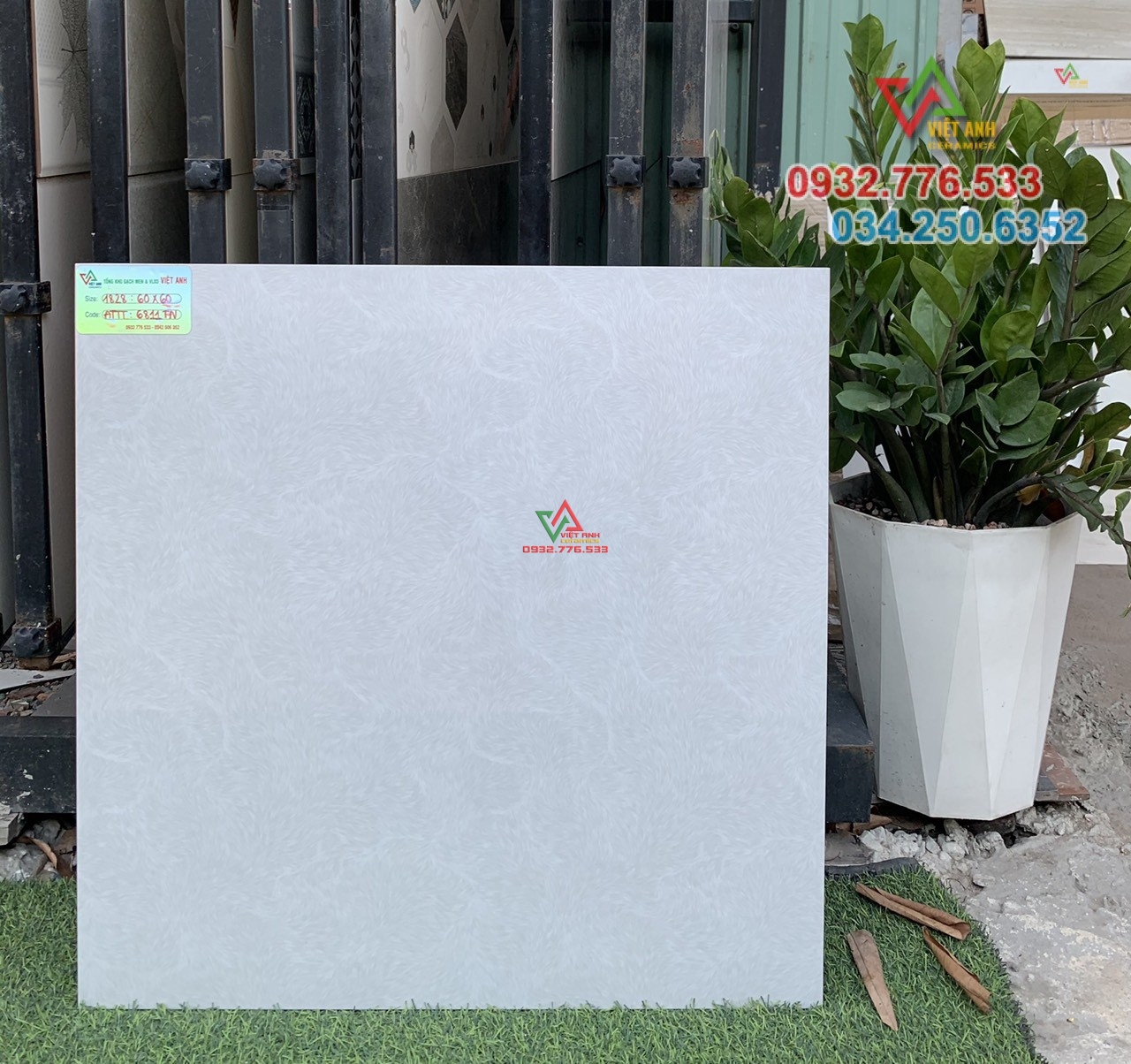 Gạch 60x60 lát nền phòn khách sáng bóng