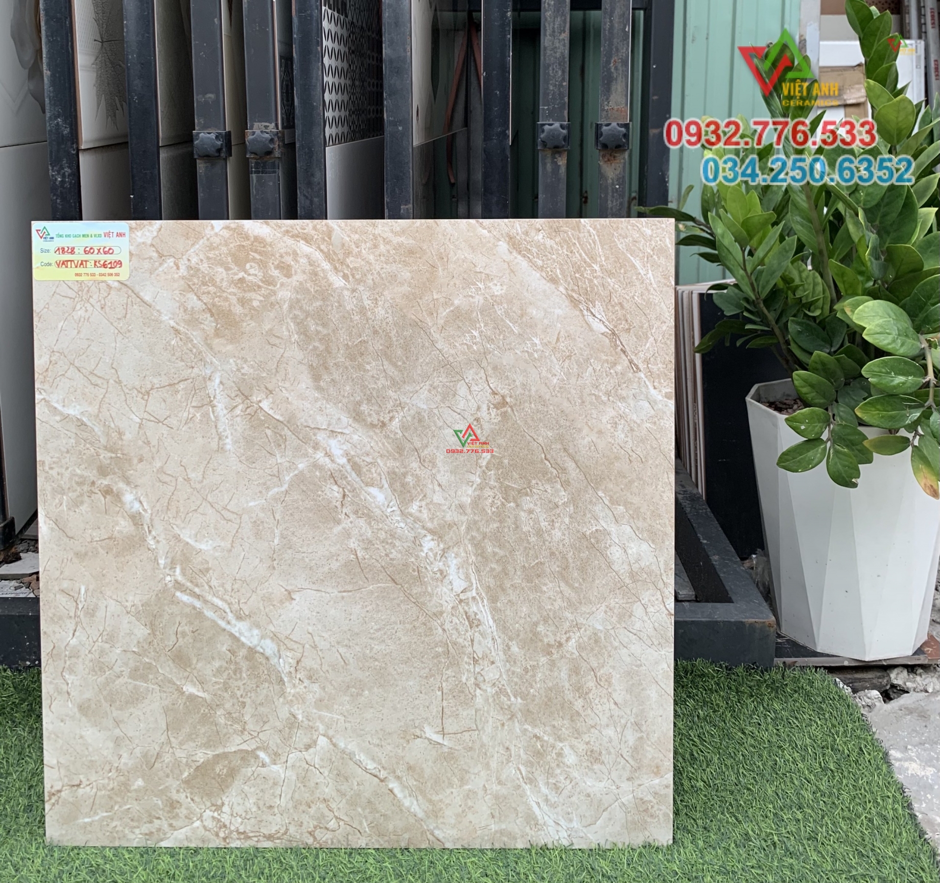 Gạch 60x60 sang trọng ốp nền nhà biệt thự