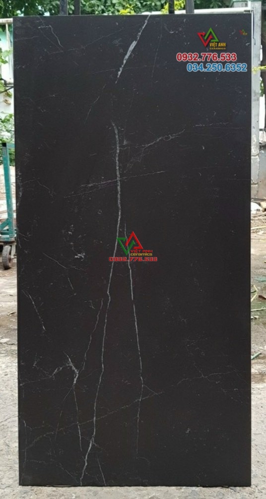 Gạch 60x120 màu đen hàng mờ ốp nền nhà