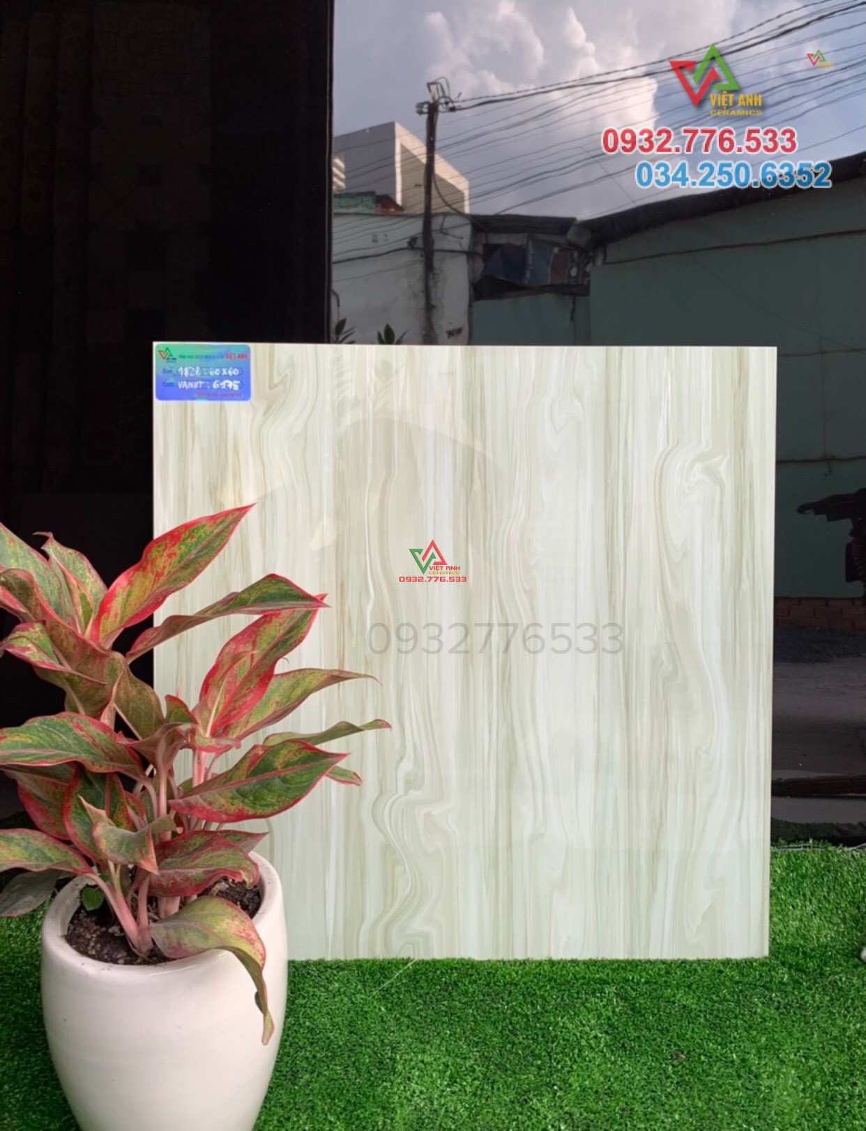 Gạch 60x60 đá bóng kiếng ốp phòng khách