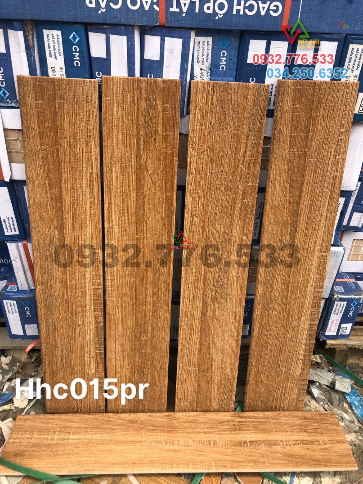 Gạch 15x80 giả gỗ màu nâu