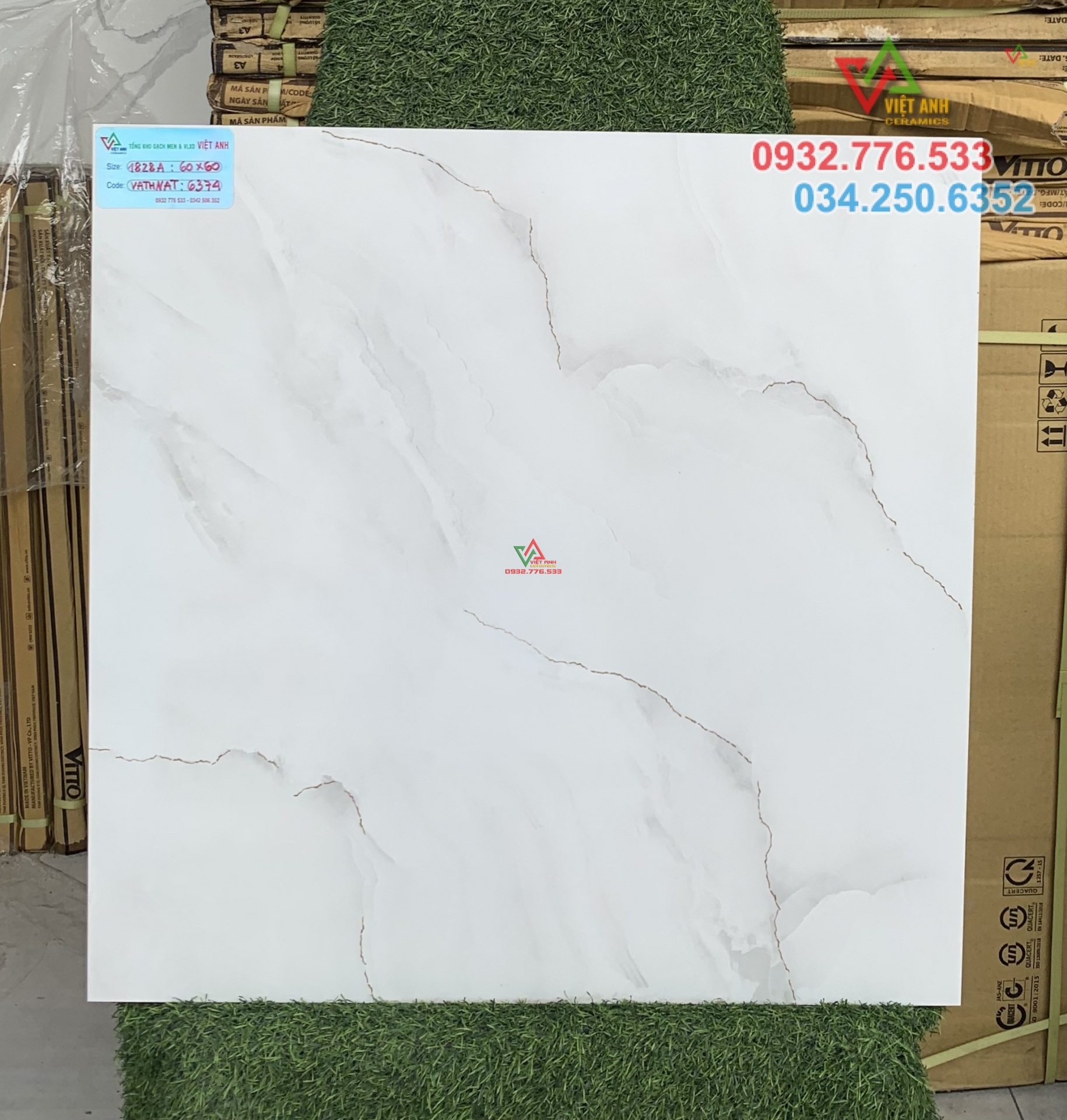 Gạch 60x60 màu trắng vân mây viền màu xám