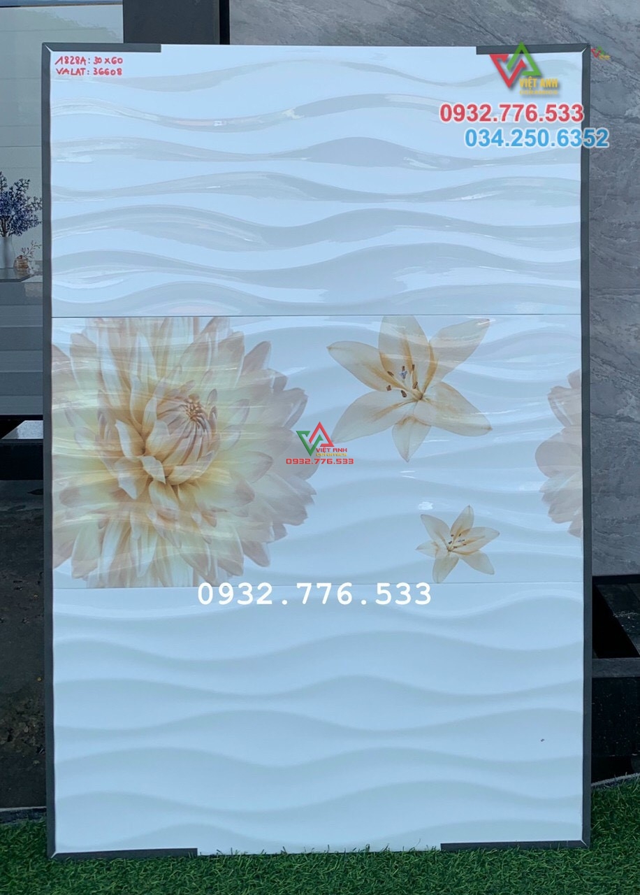 Gạch 30x60 họa tiết hoa cúc ốp tường