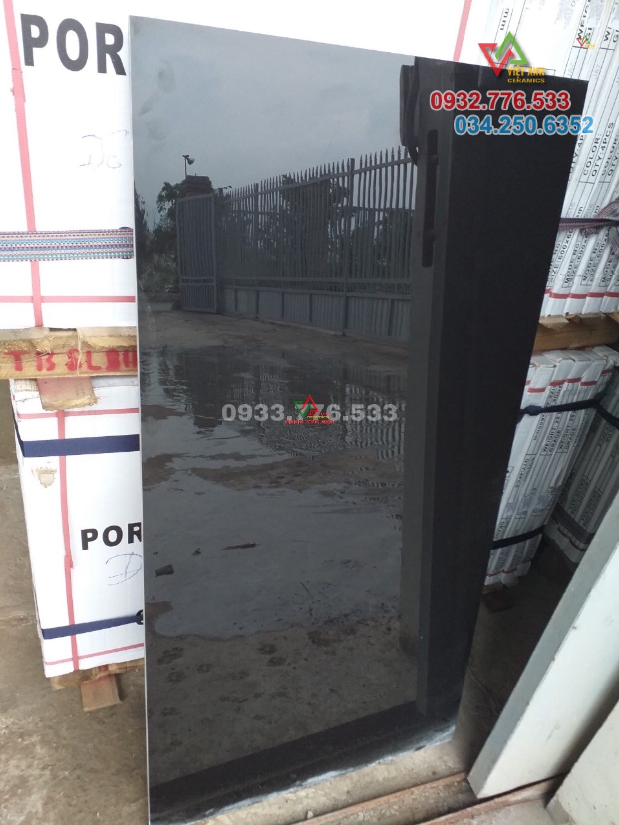 Gạch 60x120 màu đen bóng sang chảnh ốp nền nhà