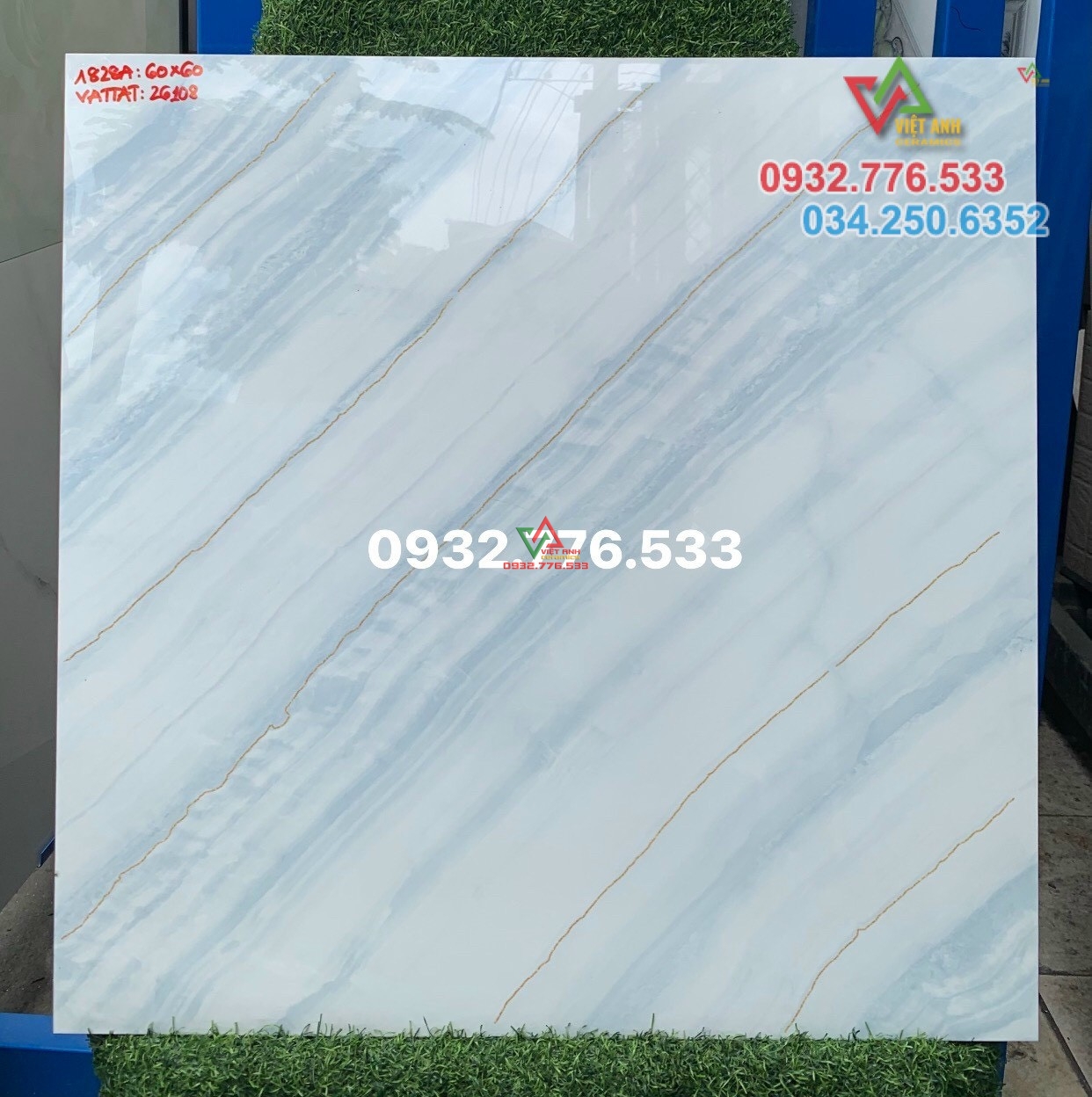 Gạch 60x60 đá bóng kiếng màu xanh trắng