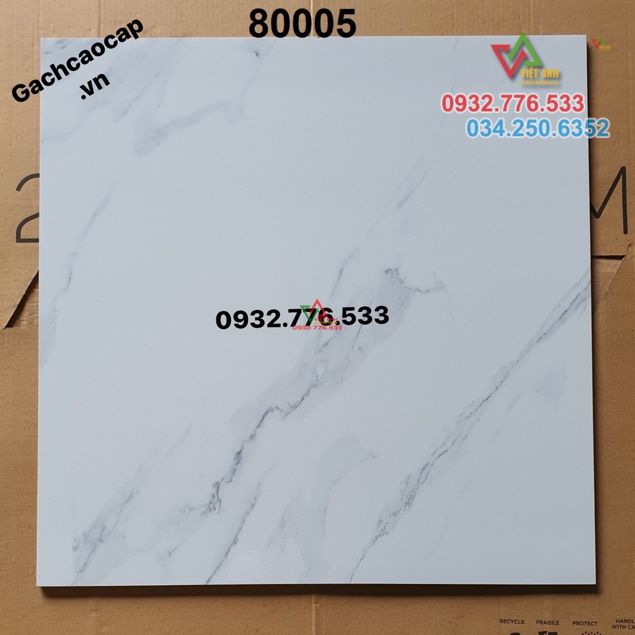Gạch 80x80 bóng kiếng nhập khẩu trắng vân khói tại quận 7