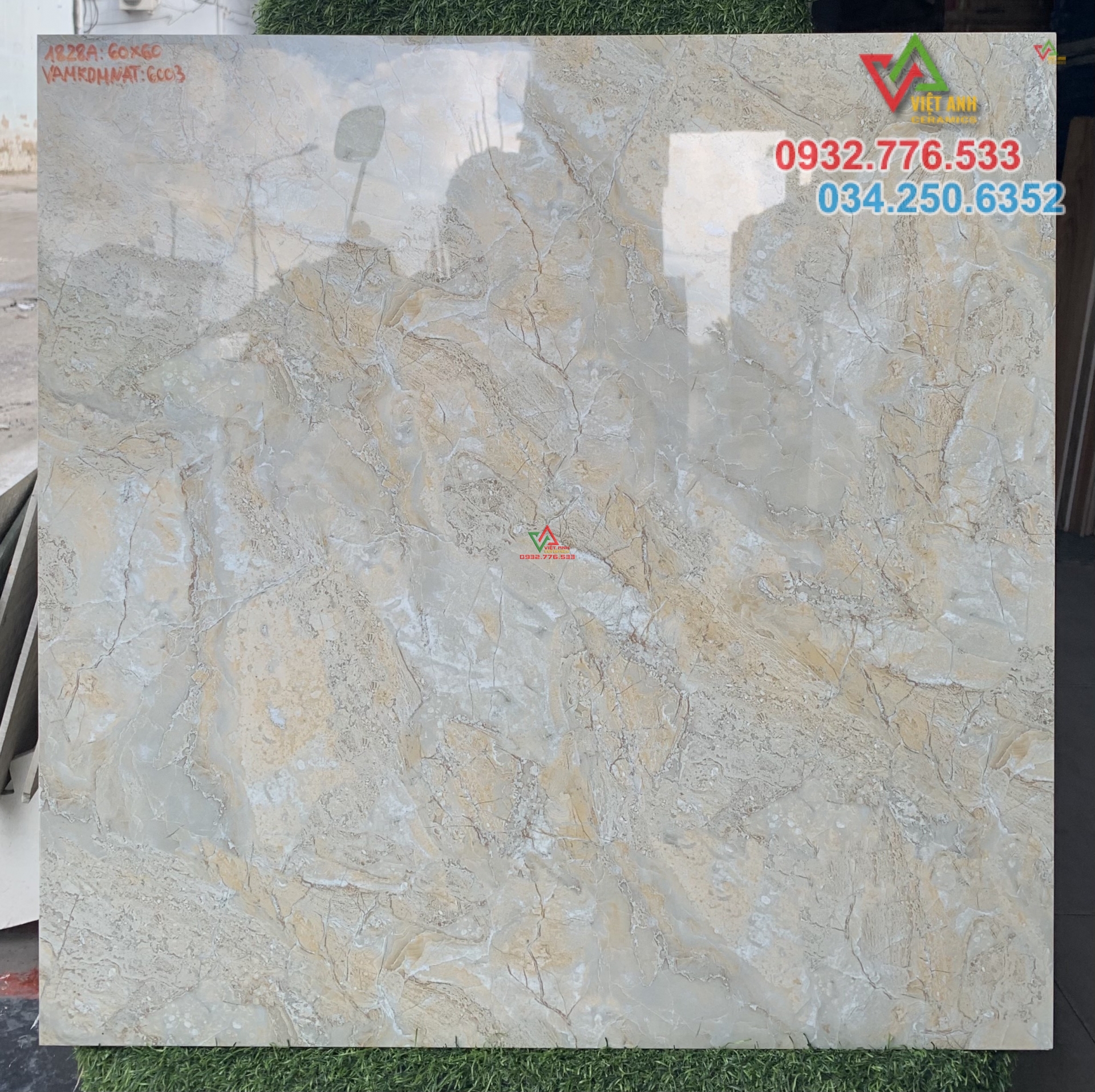 Gạch 60x60 đá bóng kiếng màu nâu nhạt ánh kim