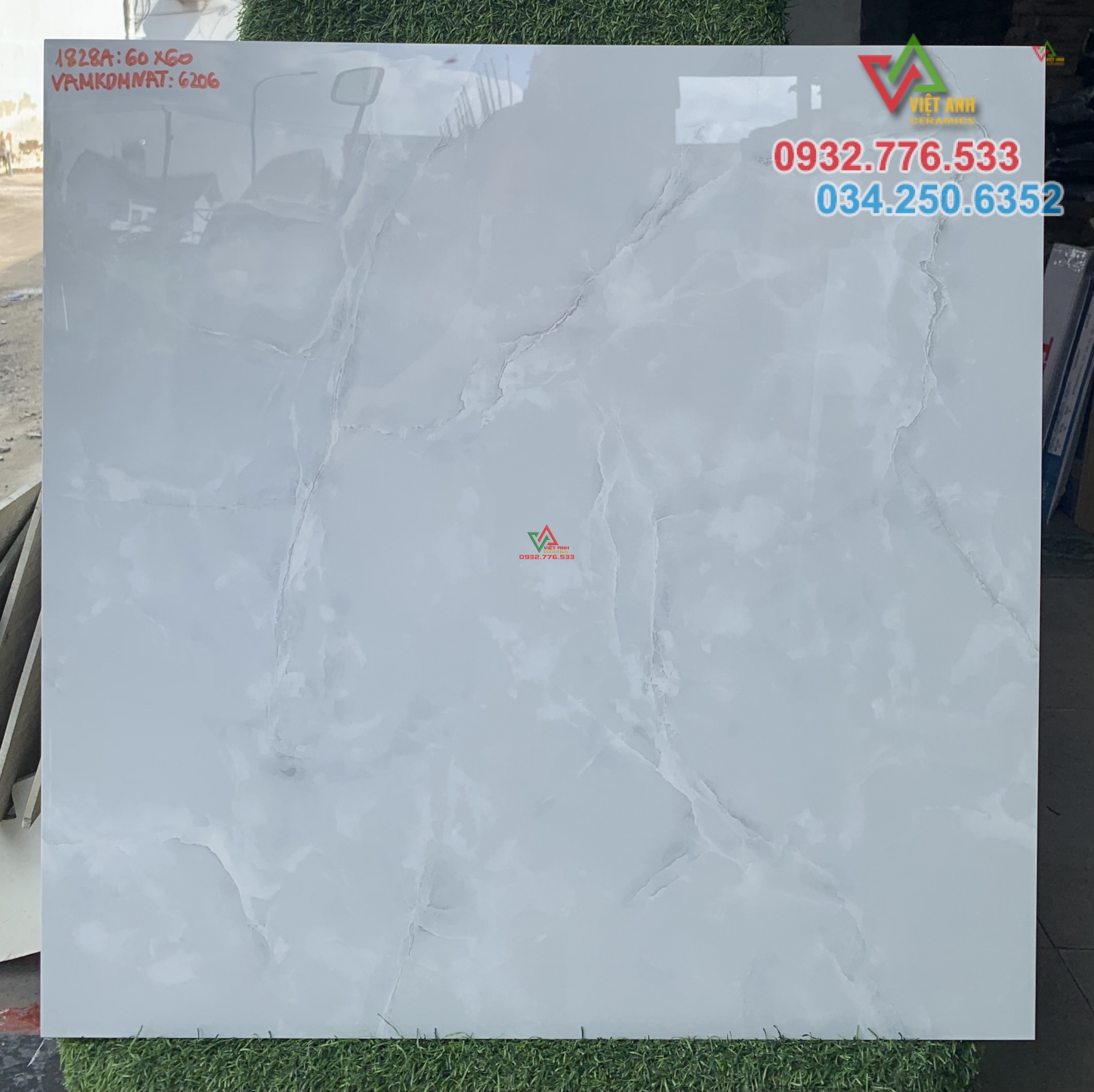 Gạch 60x60 màu xanh nhạt cẩm thạch bóng kiếng