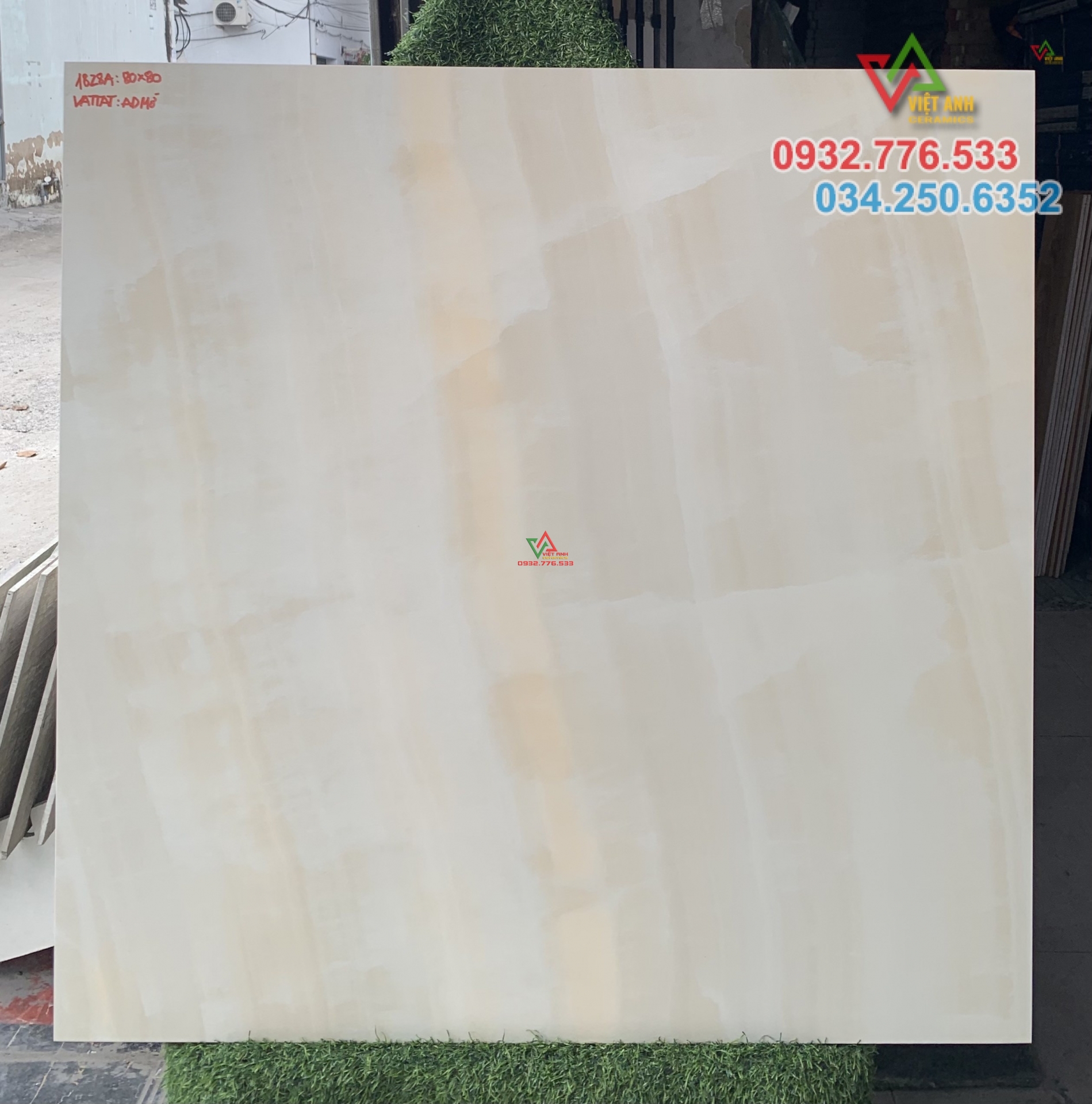 Gạch ốp lát nền nhà 80x80 đá mờ chất lượng cao