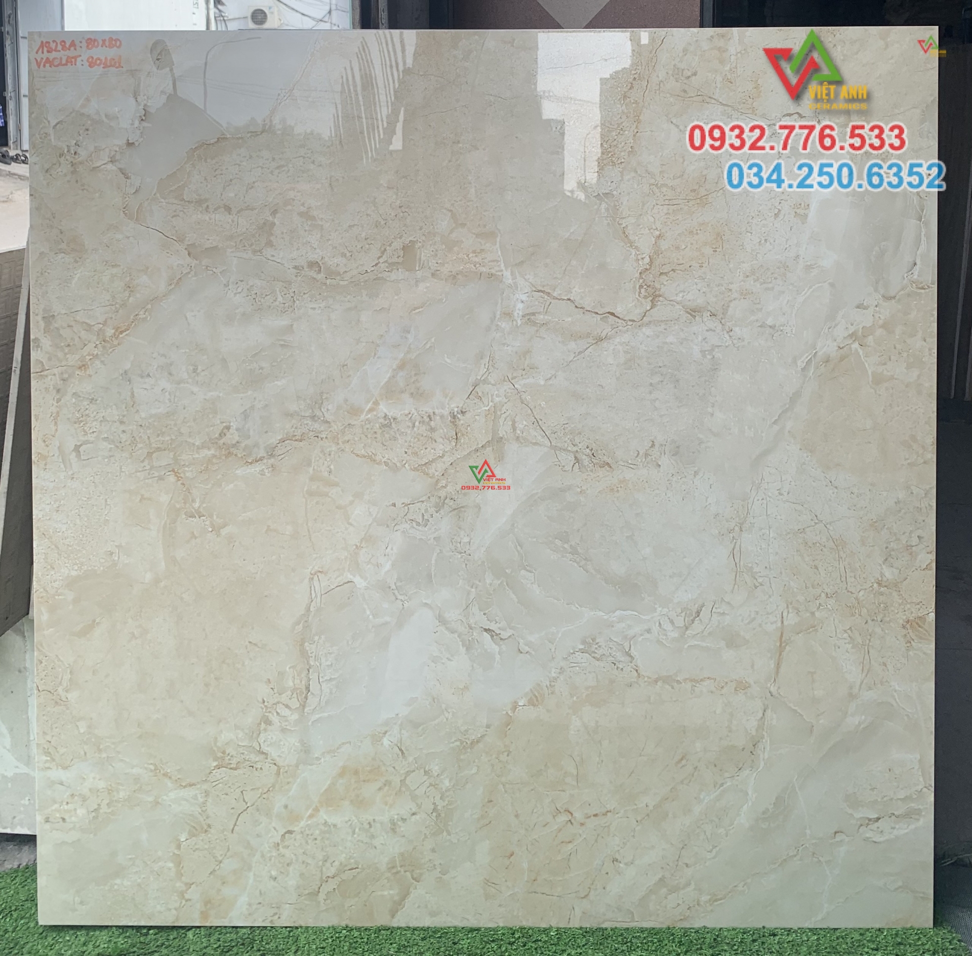 Gạch 80x80 đá bóng kiếng ốp lát chung cư sang chảnh