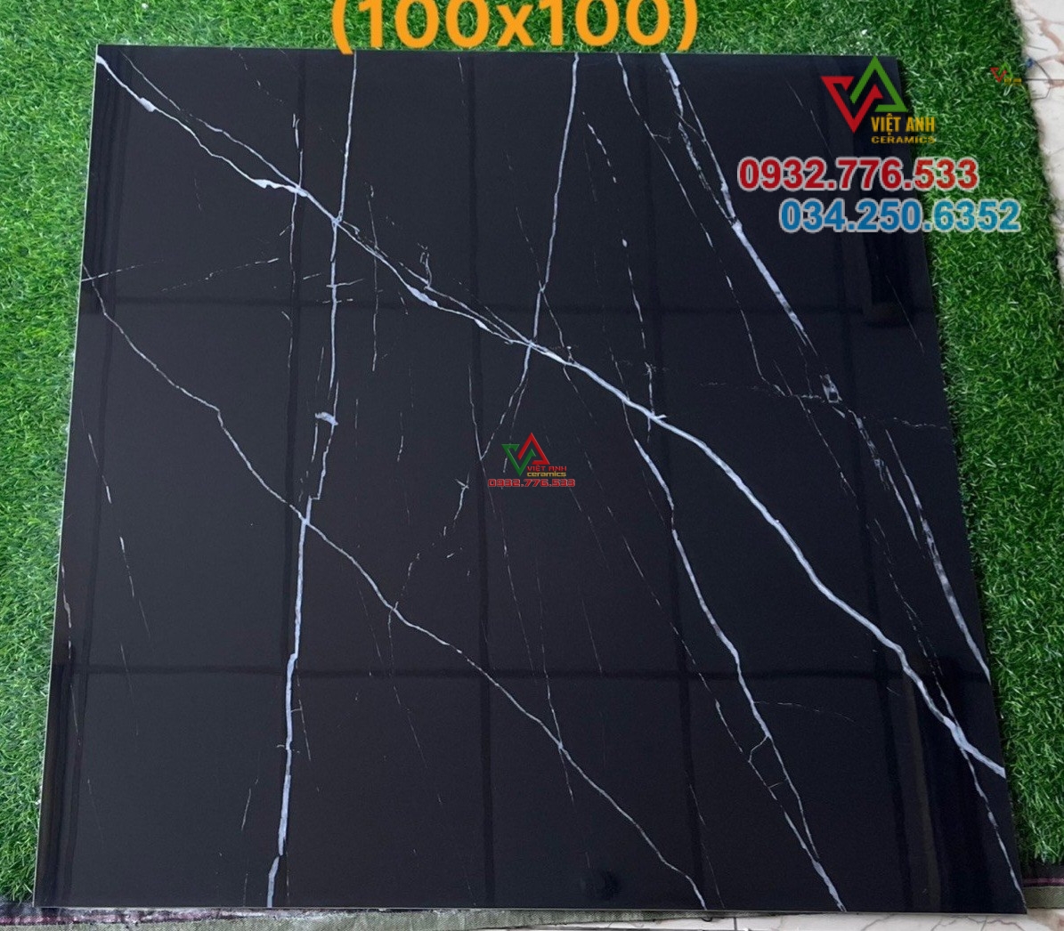Gạch 100x100 màu đen vân trắng hàng khổ lớn