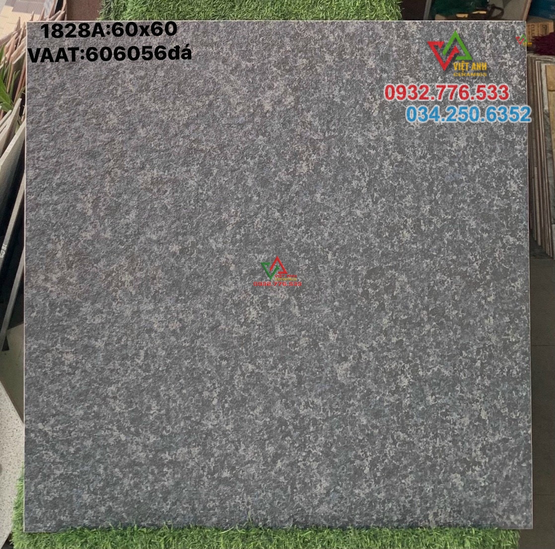 Gạch 60x60 đá trang trí ngoài sân xả kho
