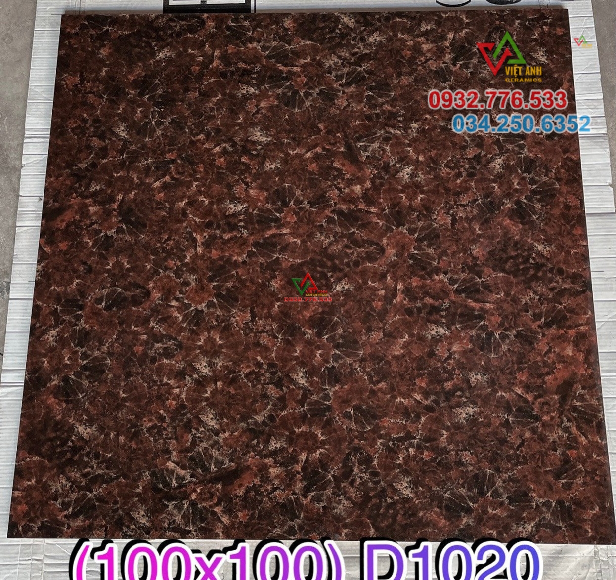 Gạch trang trí ốp lát 100x100 màu nâu đậm Trung Quốc