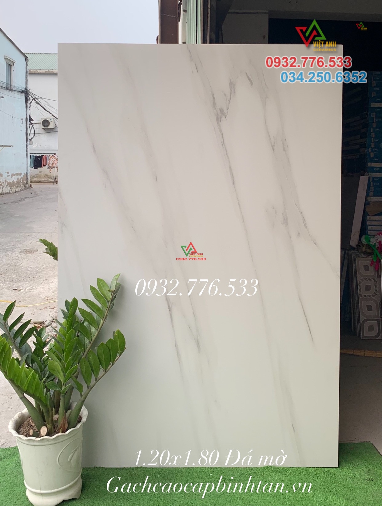 Gạch khổ lớn 120x180 màu trắng vân mây tại Thủ Đức