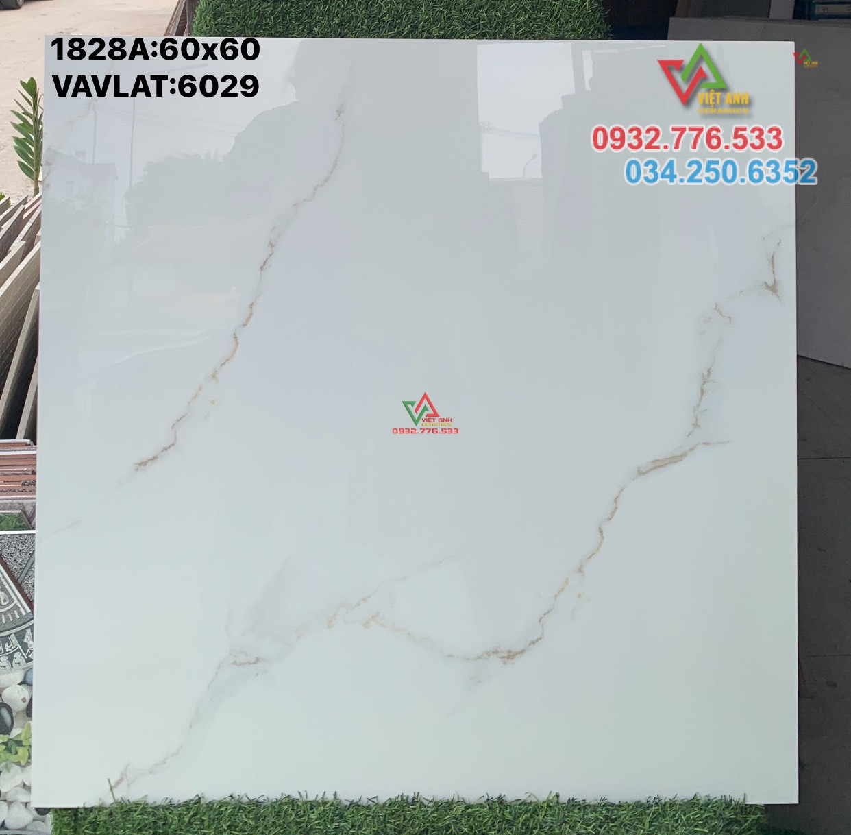 Gạch 60x60 màu trắng khói nhẹ lát nền nhà