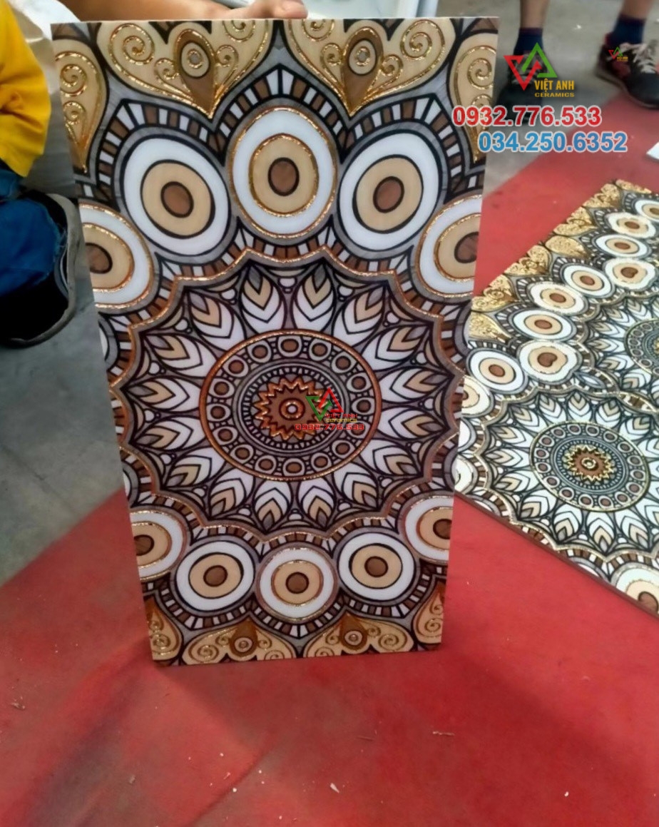 Gạch 30x60 thảm điểm TAPESTRY nhũ vàng ốp tường