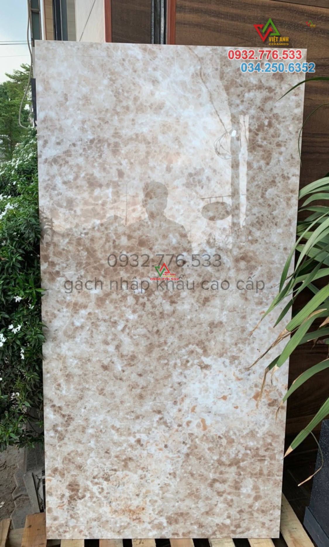 Gạch đá granite 80x160 bóng kiếng ốp tường nhà villa cao cấp