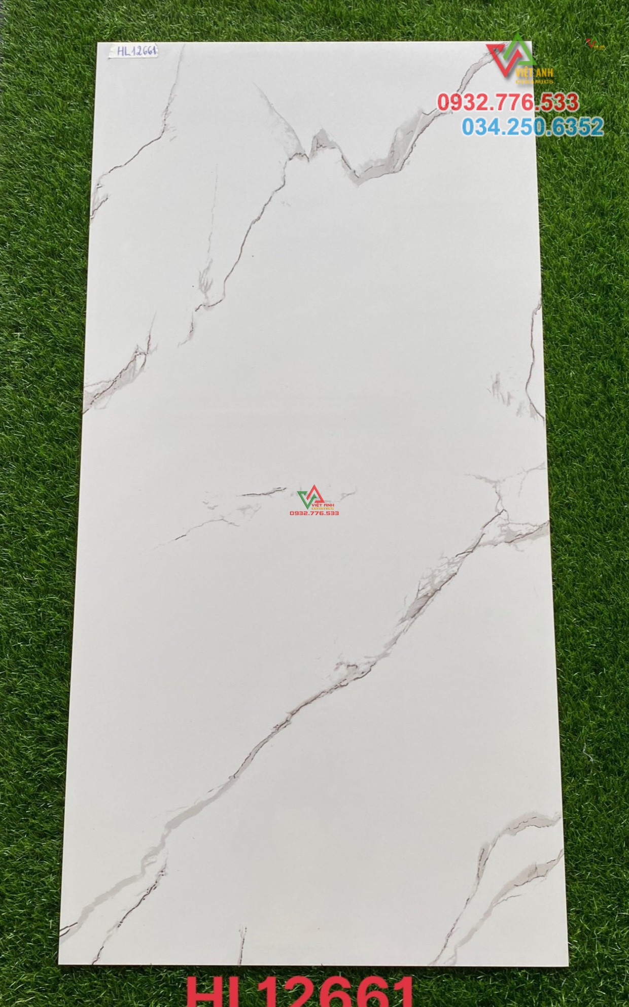 Gạch Trung Quốc 600x1200 màu trắng vân khói nhẹ