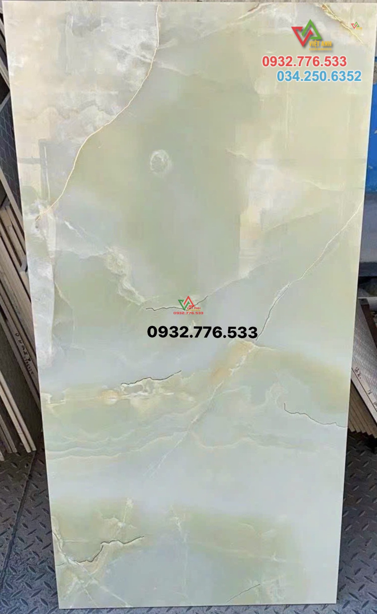 Gạch nhập khẩu khổ lớn 60x120 ánh kim tại Tân Bình