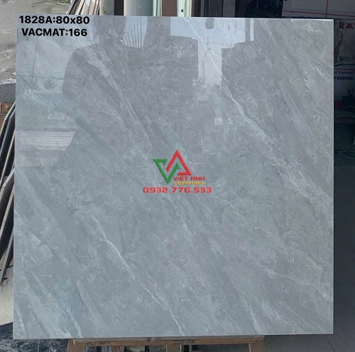 Gạch 80x80 màu xám đậm tại Tân Bình