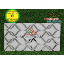 Gạch 30x60 ốp tường cầu thang nhũ bạc sang trọng
