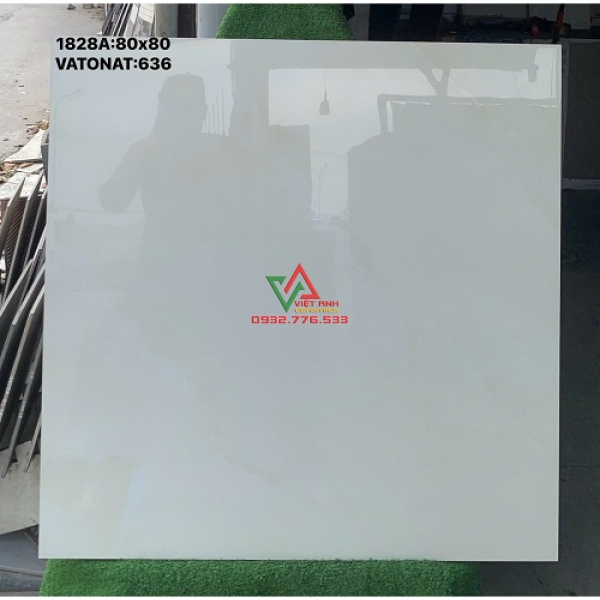 GẠCH LÁT NỀN 80X80 VÂN ĐÁ ONYX VÀNG BÓNG KIẾNG